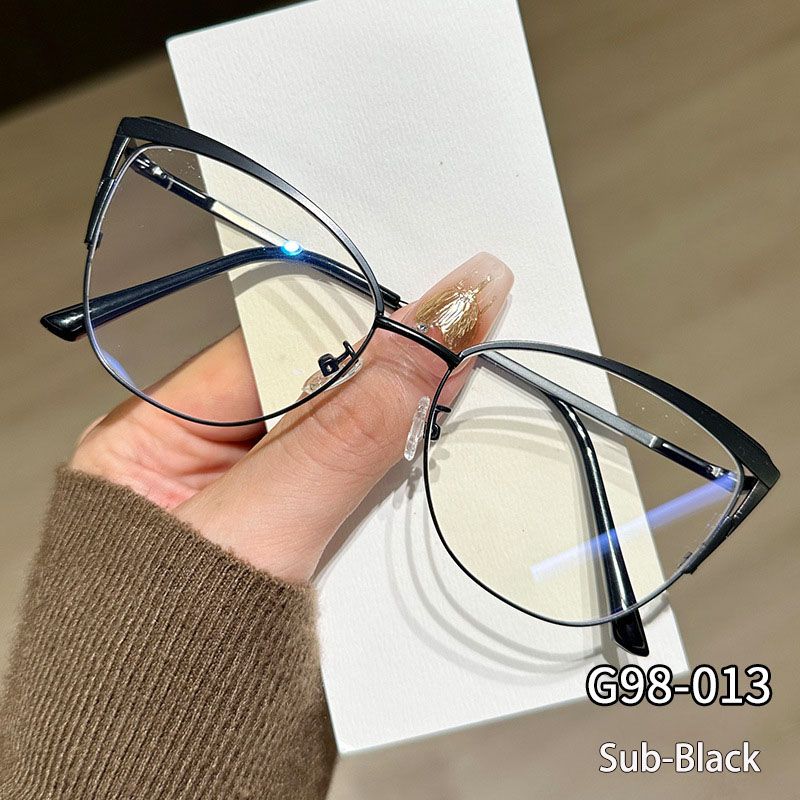 2025 New Men Women Fashion Metal Eyeglass Frames  Photochromic Lenses  Sun Glasses Lightweight Computer Anti-Blue Light Goggles