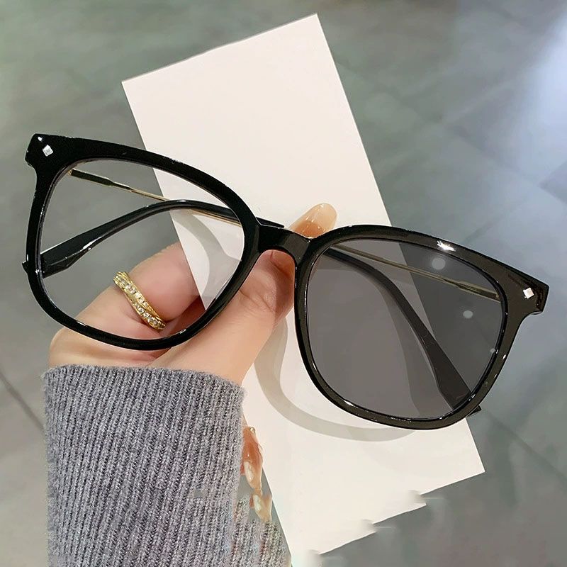 Unisex Photochromic Glasses Frame Men Outdoor Color-changing Ordinary Glasses Outdoor UV Blocking Blue Light Computer Glasses
