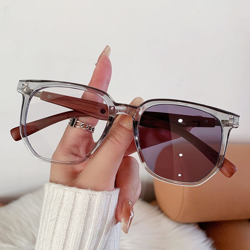 Fashion Photochromic Sun Glasses Frame Man Woman Classic Square Anti Blue Light Finished Eyewear Color Changing Retro Glasses