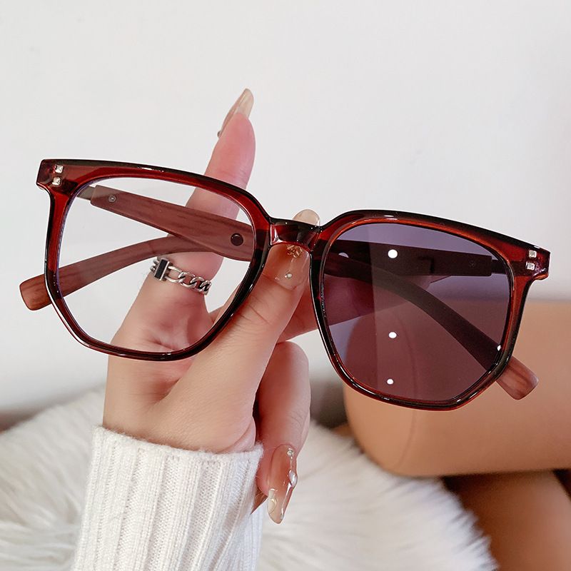 Fashion Photochromic Sun Glasses Frame Man Woman Classic Square Anti Blue Light Finished Eyewear Color Changing Retro Glasses