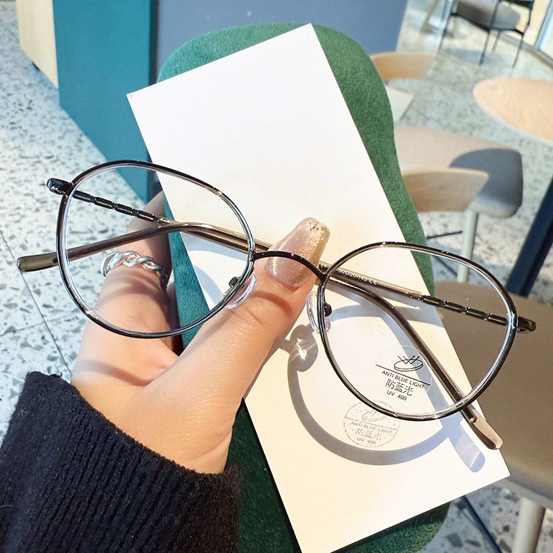 2026 New Ultralight Vintage Metal Glasses Frame Men Women Ellipse Frame Anti Blue Light Transparent Lens Optical Computer Eyeglasses