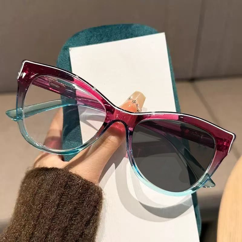 2026 New Fashionable HD Lens Cat Eye Photochromic Lens Women's Glasses Retro High Quality Anti Blue Light Color Blocking Glasses