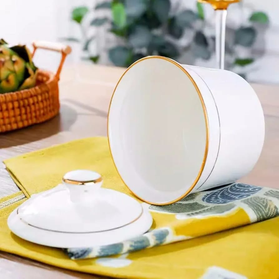 Ceramic kitchen sugar dish with gold ring with capacity of 320mls