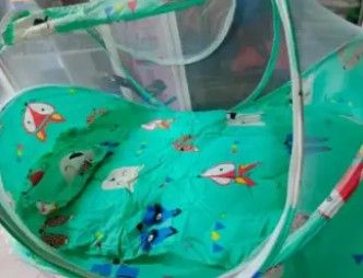 Portable Foldable Baby Sleeping Nest Cot with Mosquito Net – Lightweight Travel Baby Bed, Breathable Cotton Mattress, Insect Protection Dome, Newborn Sleeping Cot for Home & Outdoor Use