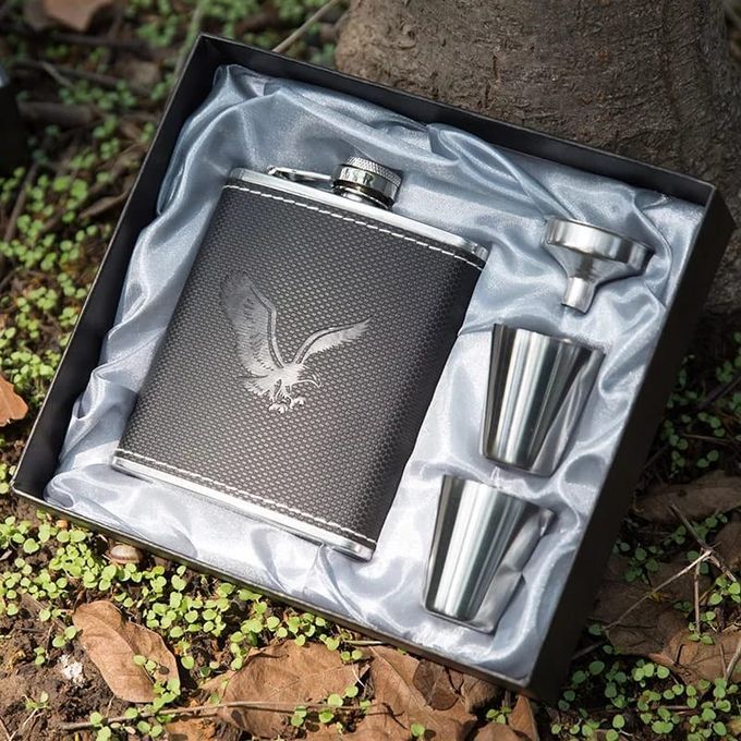 Stainless Steel Leather Whiskey Bottle Hip + 2 Tot Cups