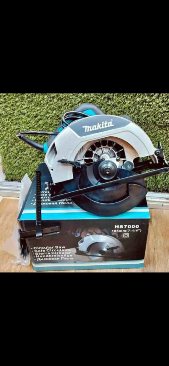 Makita circular saw 7 “ with blade MAKITA Heavy Duty Commercial Quality Circular saw 7" WITH CUTTING DISC