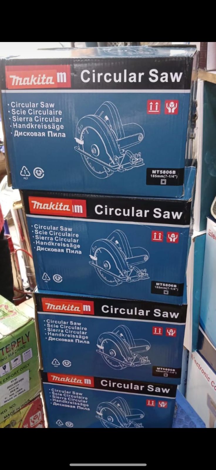 Makita 9” circular saw with blade, This 9 inch Makita Circular Saw is a reliable tool designed to tackle any job