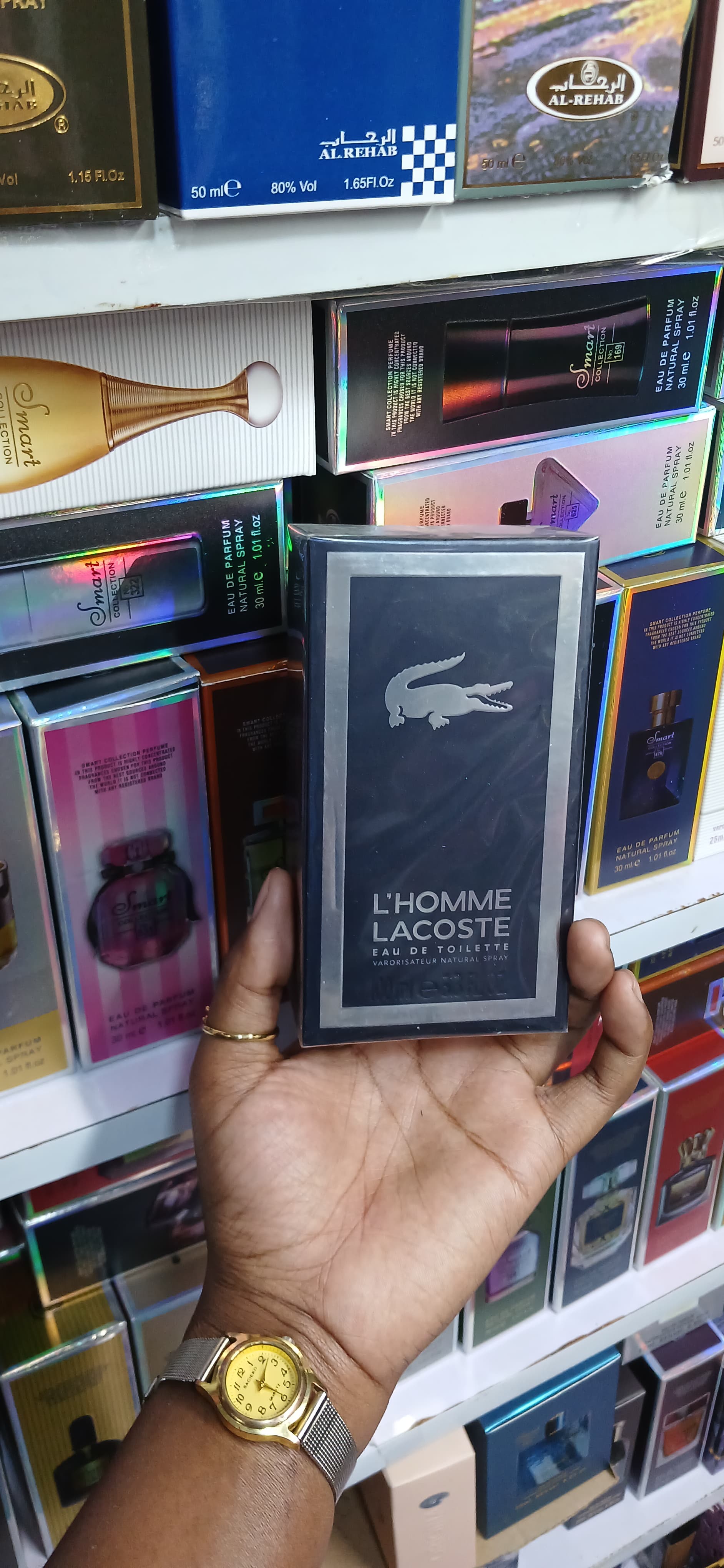 Lacoste Pour Homme Noir 100ML EDT This lush perfume combines floral, spicy and earthy accords for a bold, well-rounded scent that's perfect for any modern, confident man of today. Top notes of mandari