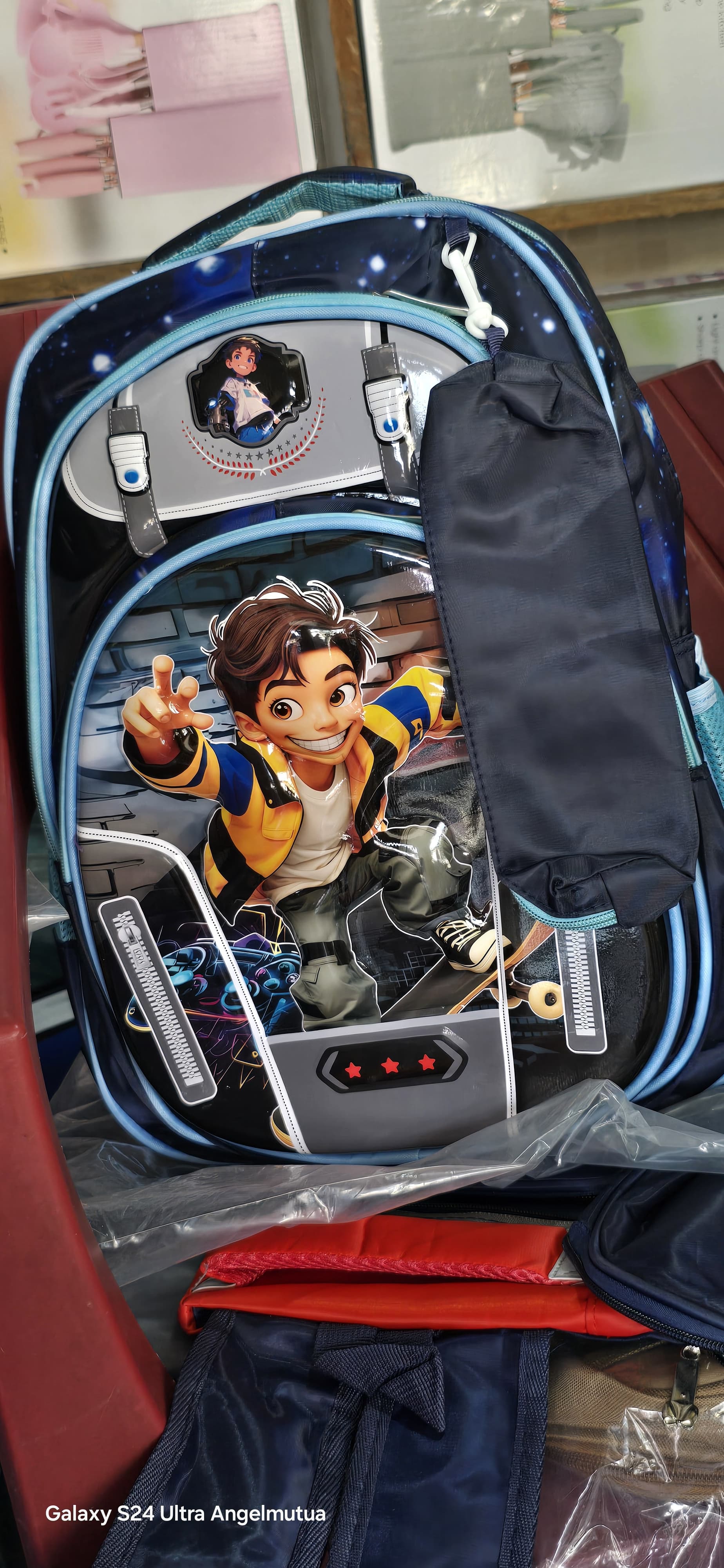 Executive school bags  This top quality school bag is constructed from high-quality waterproof materials, facilitating easy cleaning. The fabric utilized is both safe and durable, exhibiting resistanc