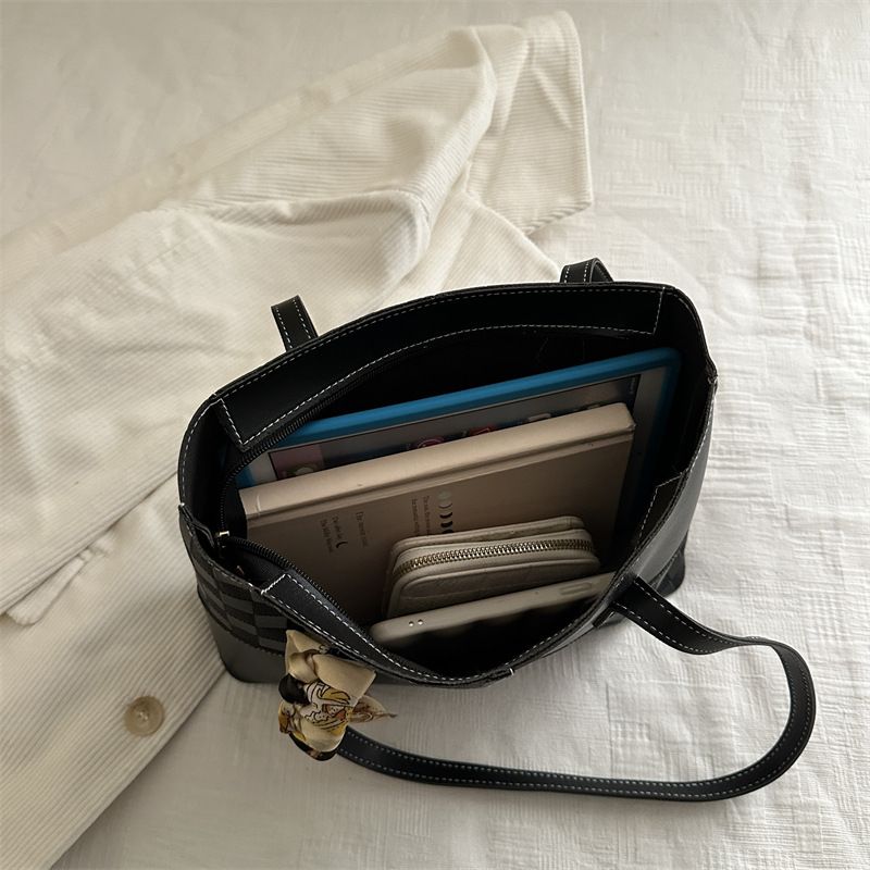 Fashion Bags  Women's Bags  Tote Bags with Scarves