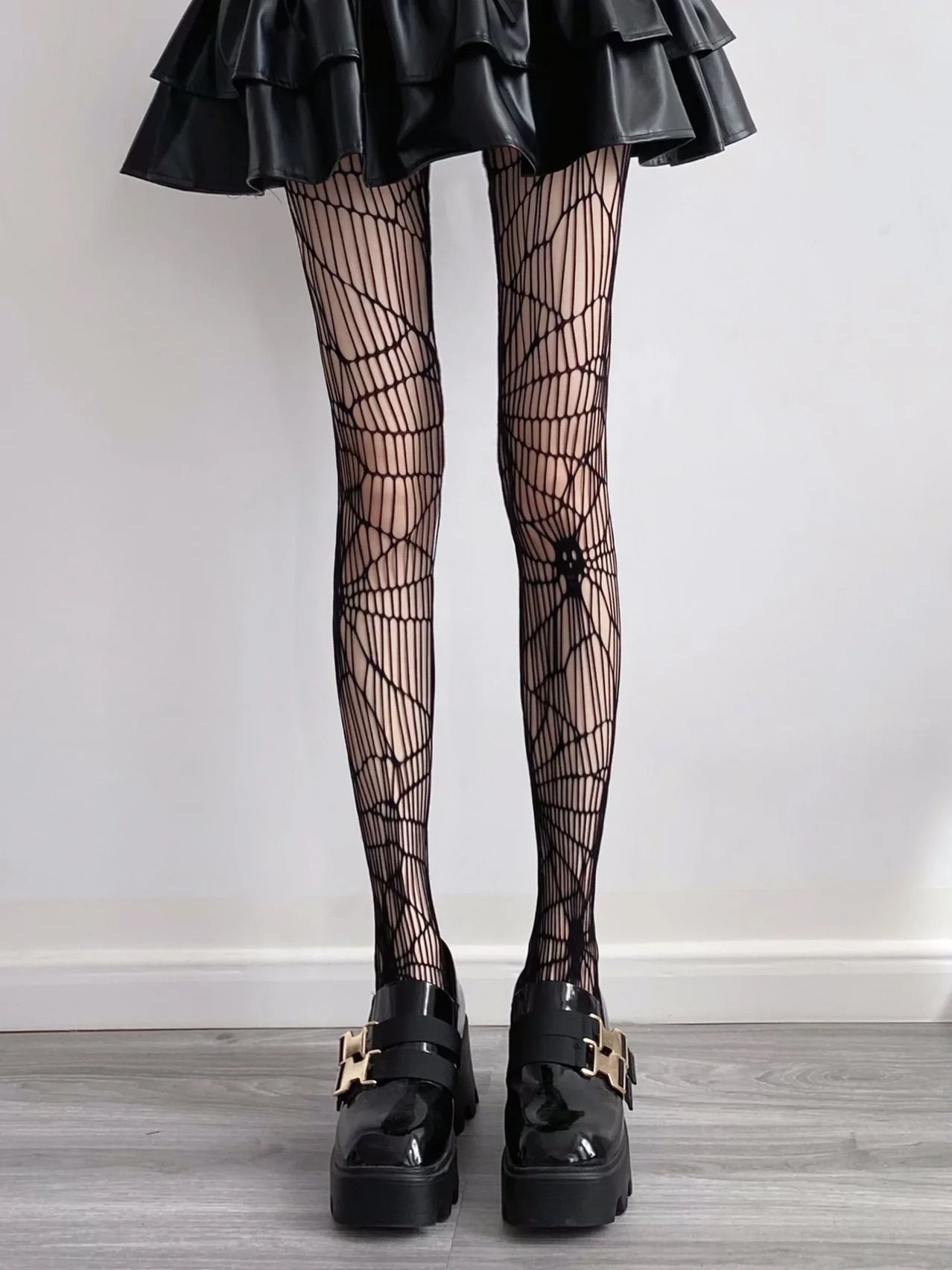 1pcs Spring and summer new Spice girls wispy empty retro pantyhose subculture irregular torn lace fishnet stockings