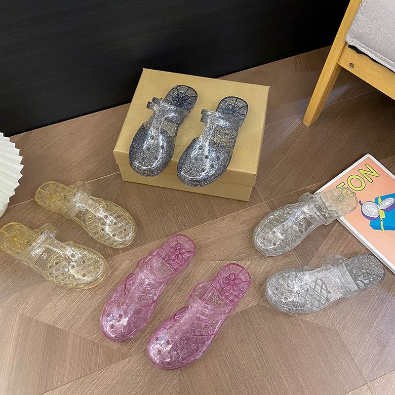 Women's Princess Transparent Slippers, New Summer Outdoor Style, Hollow Out Flat Heel, Closed-toe Flip Flops for Bathing, Plastic Shoes