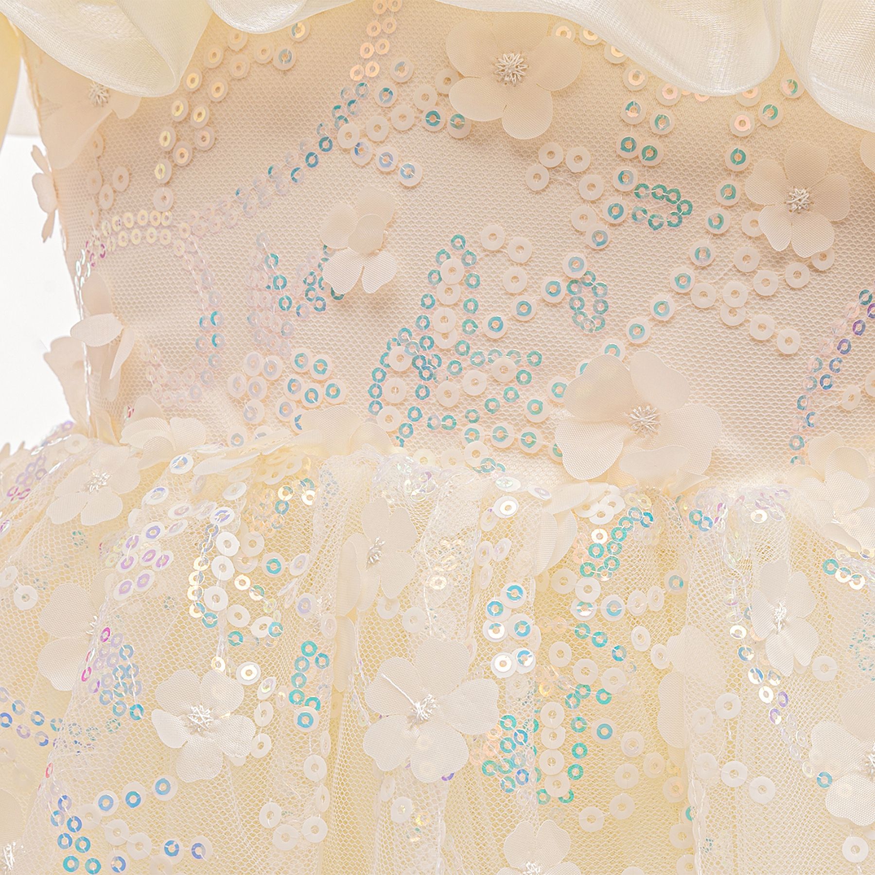 New girls' apricot-colored dress, a children's dress with sequins, three-dimensional flowers, tulle and a flounced skirt. It's a princess dress and can be used as a birthday gift or a dress for Childr