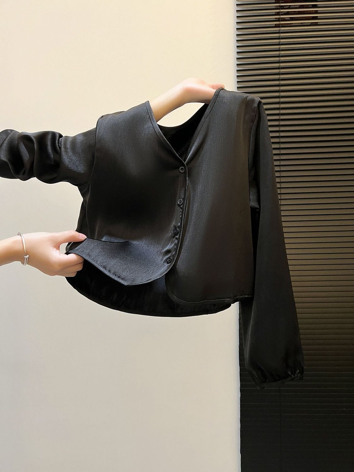 Women's Unique Design Long Sleeve Shirt, Short Sunscreen Cardigan, Casual Loose Cover Up Top