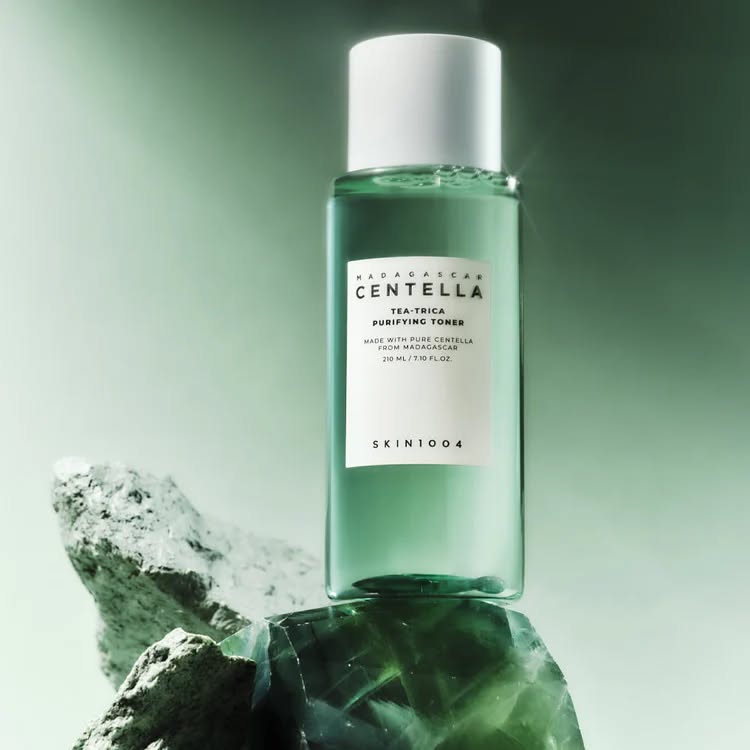 SKIN1004 Madagascar Centella Tea-Trica Purifying Toner with Salicylic Acid. Treats Acne, Breakouts, Cleans pores, reduces inflammation, Redness, Glows, Exfoliates, Soothes Irritation & Regulates Sebum
