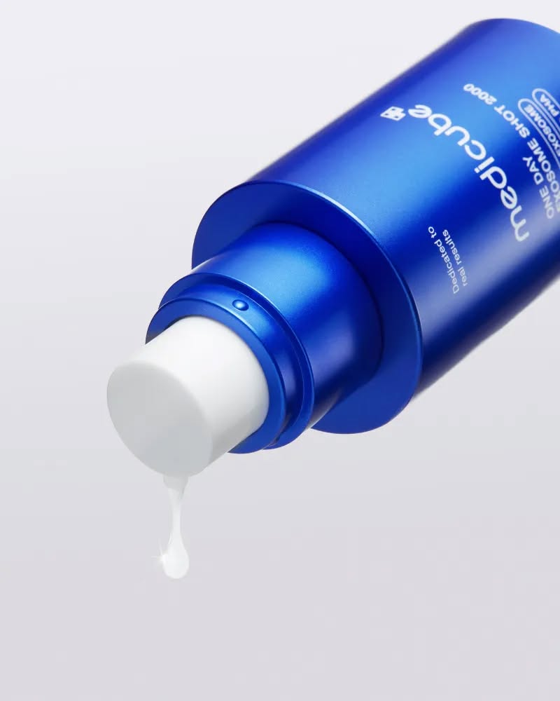 Medicube One Day Exosome Shot Pore Ampoule 7500 Serum. Moisturizes, refines, minimizes pores, fade dark spots, smooth, remove impurities, improve elasticity, firms, brighten, is Anti-Aging & Exfoliate