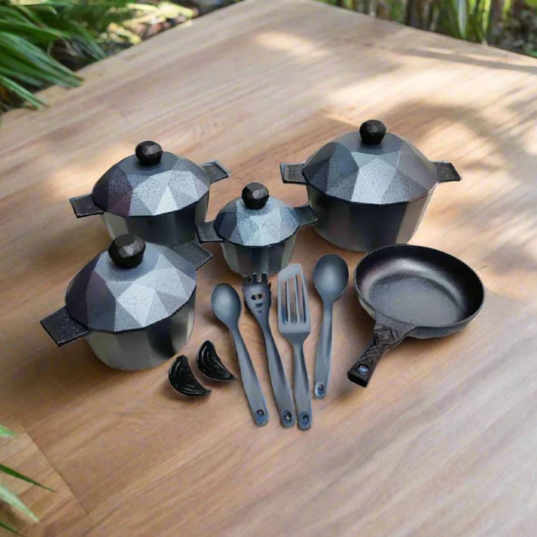 Signature 15Pcs Diamond Die Cast Aluminum Nonstick Cookware Set  consist of Casserole (20cm,24cm, 28cm, 30cm) 24cm frying pan, 4 spoons and 2pcs Silicone