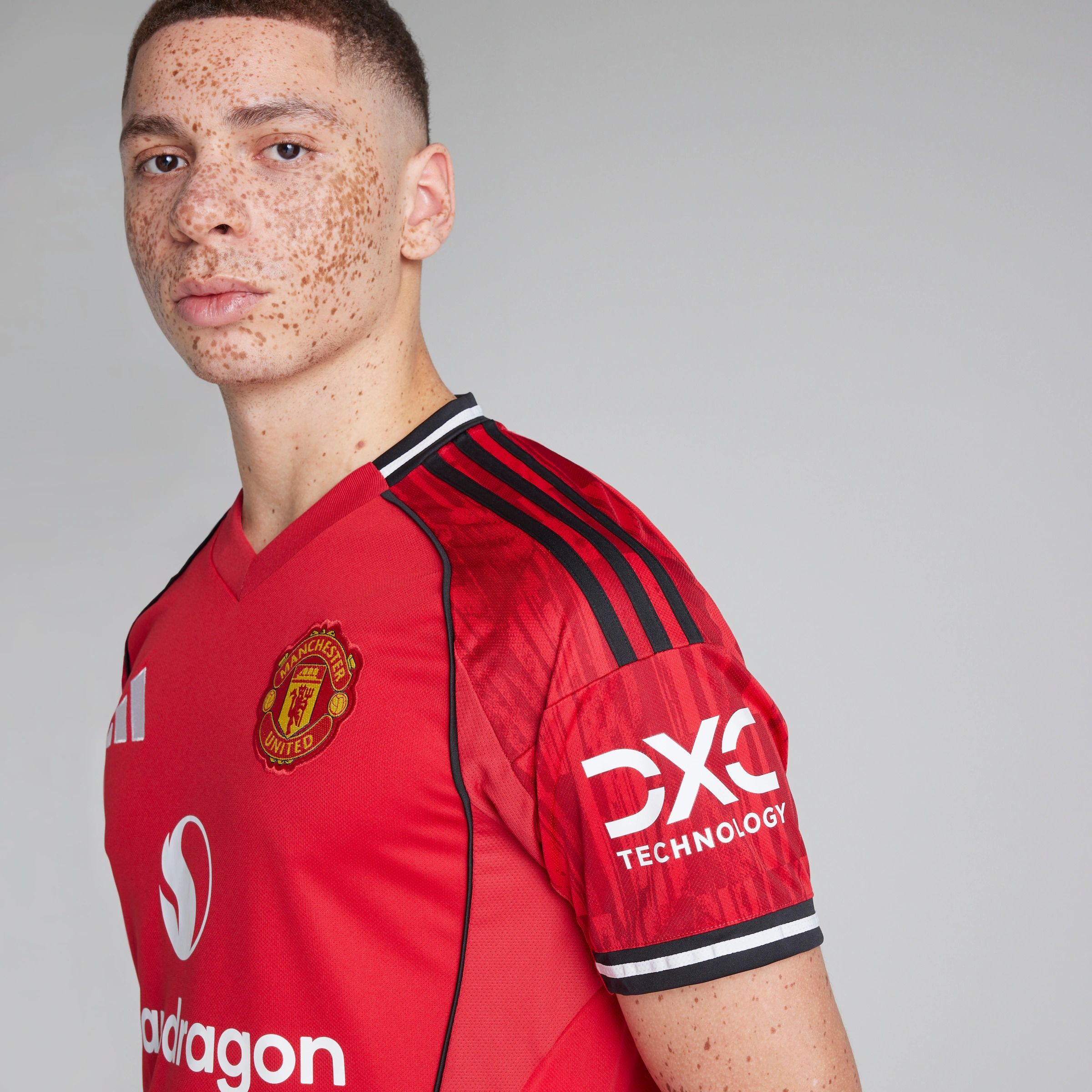 Manchester United 25/26 Home Jersey Fan Kit