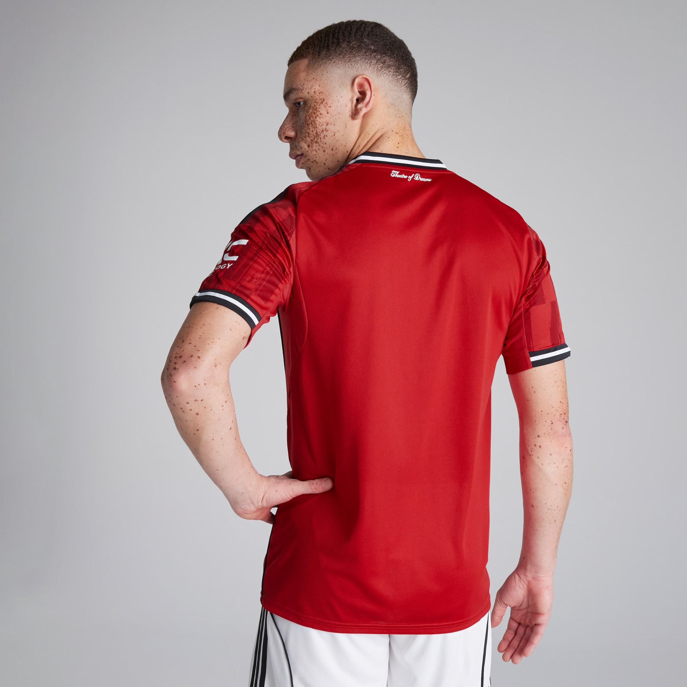 Manchester United 25/26 Home Jersey Fan Kit