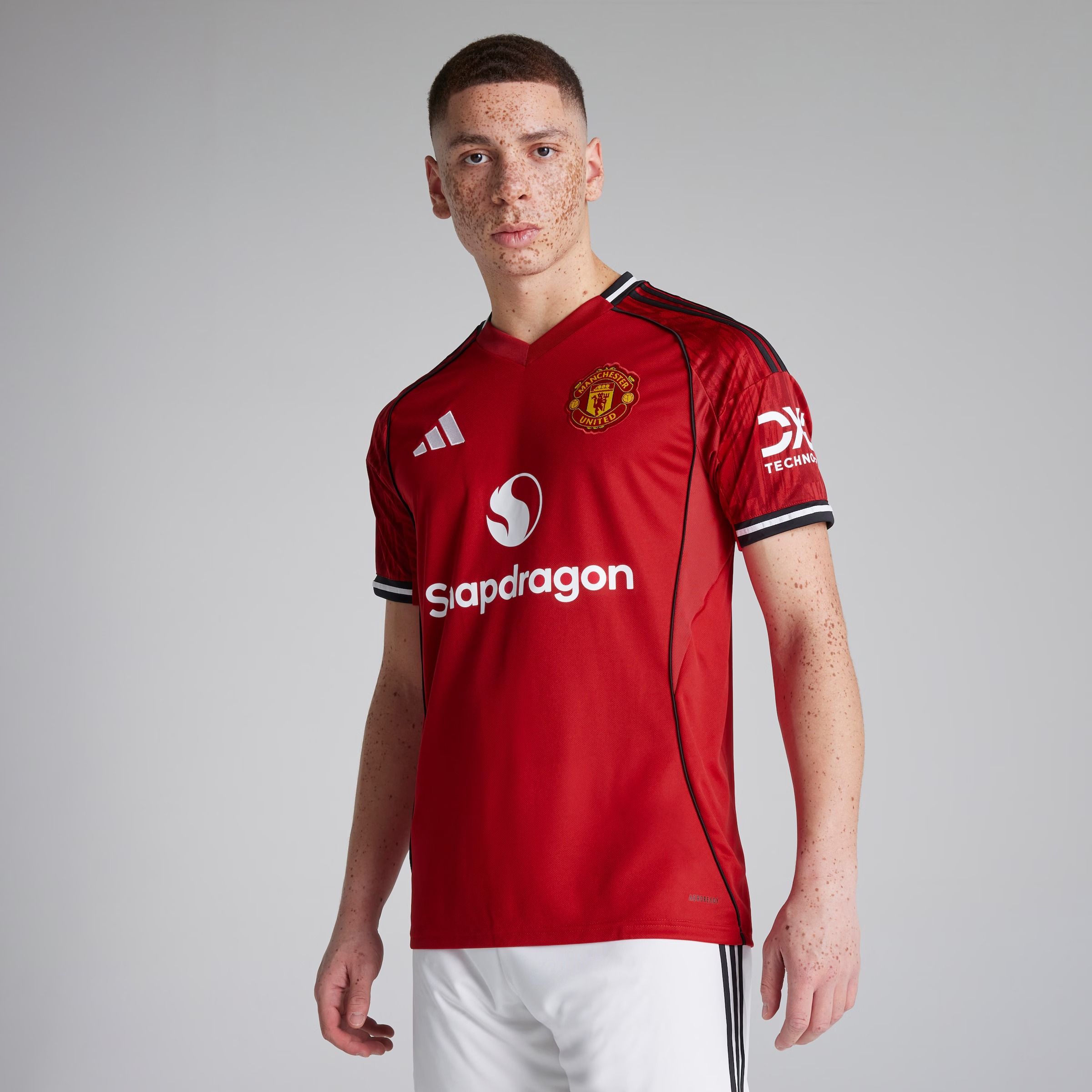 Manchester United 25/26 Home Jersey Fan Kit