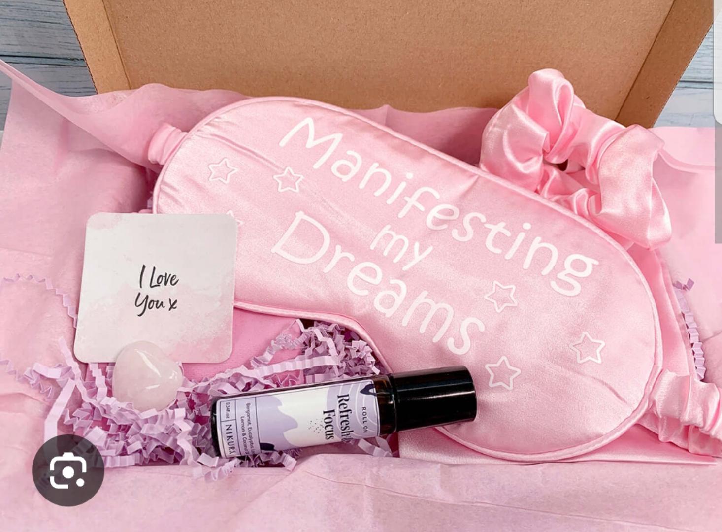 Yara 35ml pen perfume + Yara body Spray perfume  200ml(Random roll on gift)