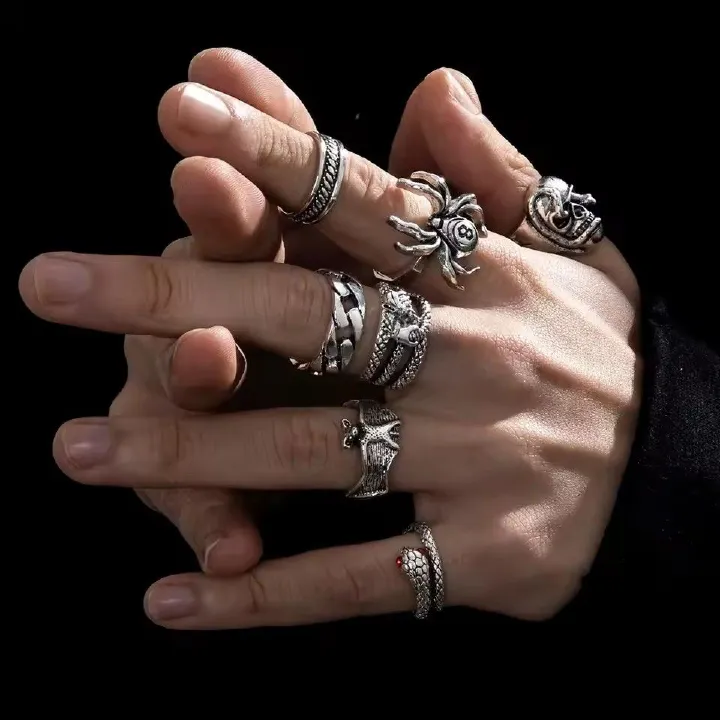 7Pcs/Set Trendy Hip-hop Rings Set for Men women Retro Vintage Spider Snake Bat Skull Ring Fashion Punk Boy Girl Birthday Jewelry Gifts