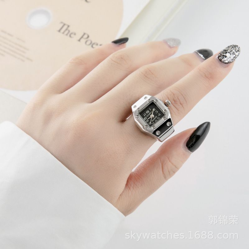 Vintage Punk Finger Watch Mini Elastic Strap Alloy Watches Couple Rings Jewelry Clock Retro Roman Quartz Watch Rings Women Men
