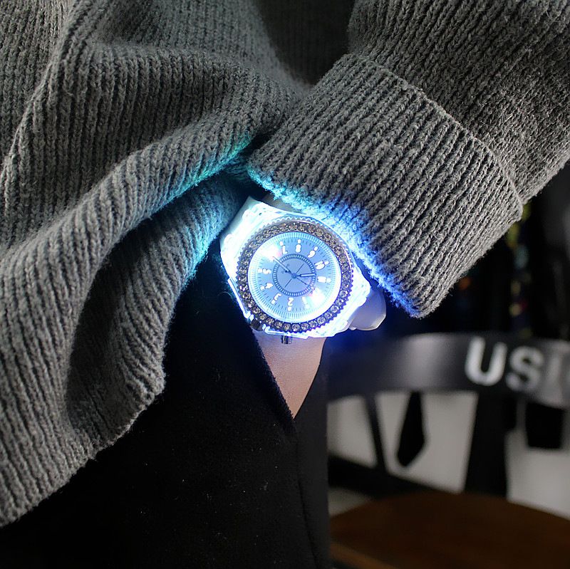 【Clearance Sale】Night glow personality water drill led Yusuku Korean fashion trend boys and girls couple jelly quartz watch