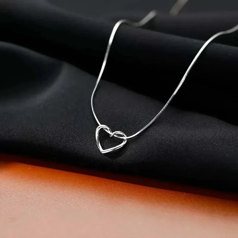 Love Heart Pendant Necklace For Women Stainless Steel Fashion Lady Fashion Creative Geometric Clavicle Chain Necklaces Party Jewelry Gift