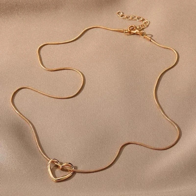 Love Heart Pendant Necklace For Women Stainless Steel Fashion Lady Fashion Creative Geometric Clavicle Chain Necklaces Party Jewelry Gift