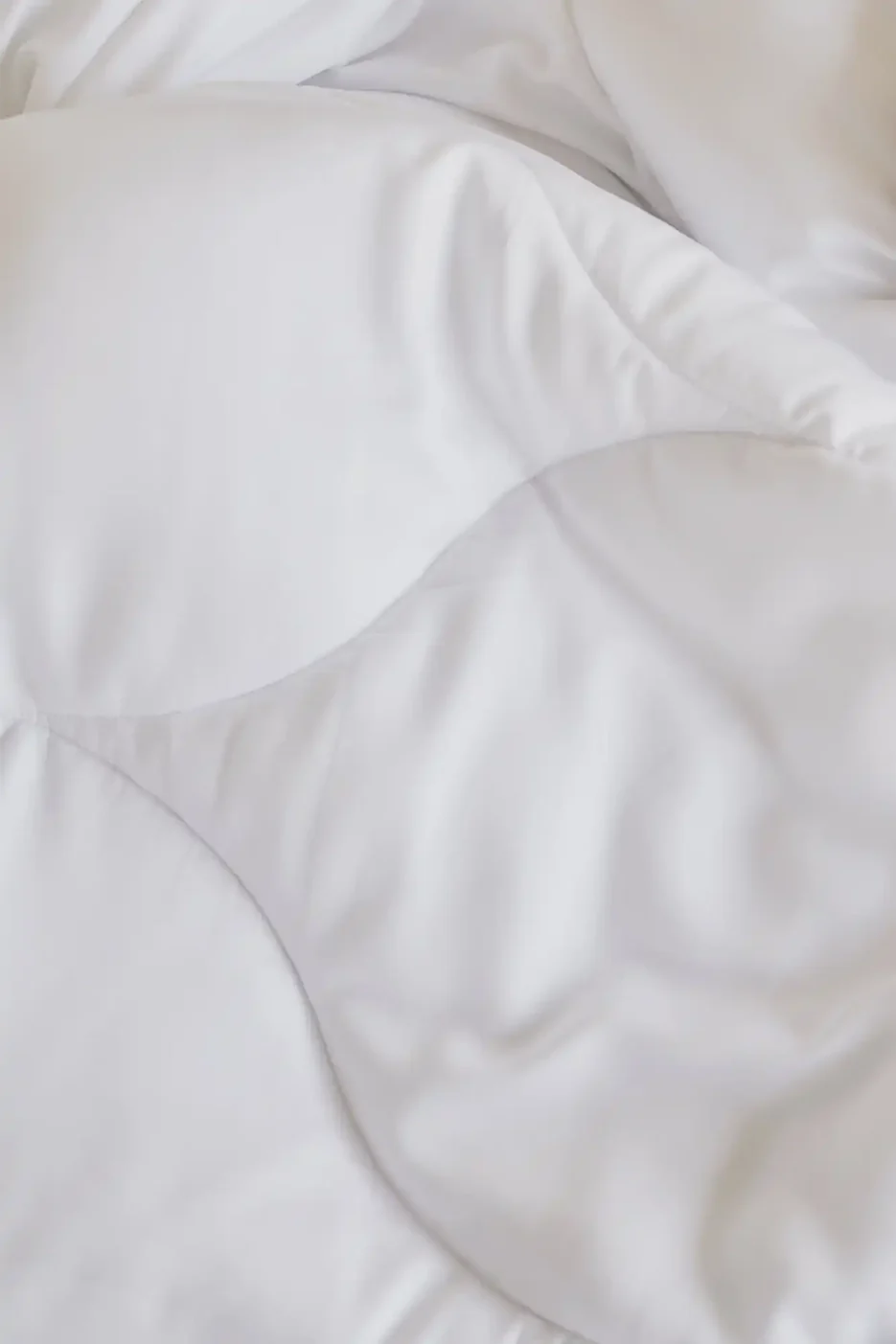 VitafoamDown Fiber Comforter - Duvet Insert, 100% Cotton Cover All Season Comforter Ultra Soft Luxurious Hotel Bedding,
