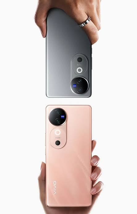 [BRAND NEW]Vivo V40- 6.78, 12GB + 256GB ROM -(Dual SIM)- 5500 mAh (TYP), 80W Fast Charging-(1YR WRTY)- Network-5G + 5G Dual SIM Dual Standby-Funtouch OS 14 & 50