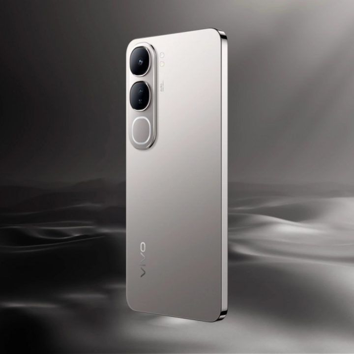 BRAND NEW Vivo V40 Lite  256GB ROM + 16GB (8GB + 8GB) RAM 4G (Dual SIM) - 5000mAh 6.67' AMOLED screen 120HZ refresh rate  50MP+ CAMERA smart phones