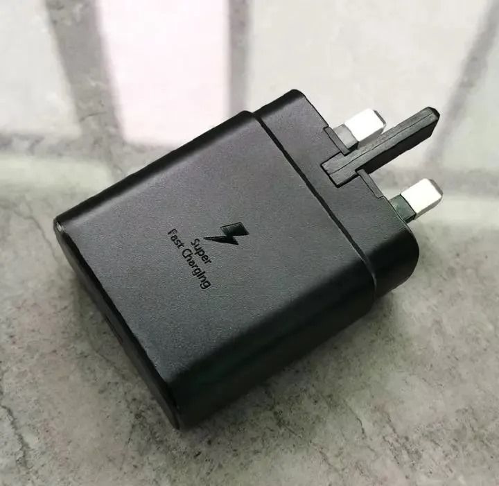 45 W Fast Charger 25W Adapter. Made in Vietnam Interface; USB type C to USB type C (USB-C to USB-C) port on adapter. cable not included. Colour ; Black Charger type; Wall charger 25W, PD 3.0 W
