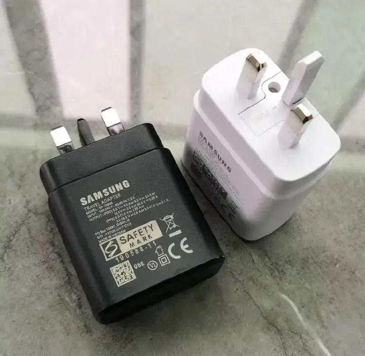 45 W Fast Charger 25W Adapter. Made in Vietnam Interface; USB type C to USB type C (USB-C to USB-C) port on adapter. cable not included. Colour ; Black Charger type; Wall charger 25W, PD 3.0 W
