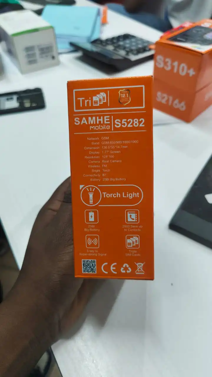 SAMHE S5282 1.77" SCREEN SIZE TRIPLE SIM CARD PHONE TYPE C CHARGING 25BI BIG BATTERY WITH CAMERA, WIRELESS FM , TORCH BT CONNECTIVITY FEATURED PHONE