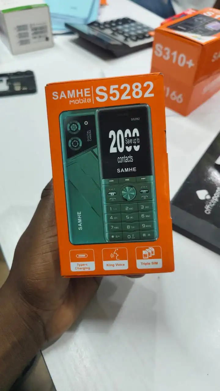 SAMHE S5282 1.77" SCREEN SIZE TRIPLE SIM CARD PHONE TYPE C CHARGING 25BI BIG BATTERY WITH CAMERA, WIRELESS FM , TORCH BT CONNECTIVITY FEATURED PHONE