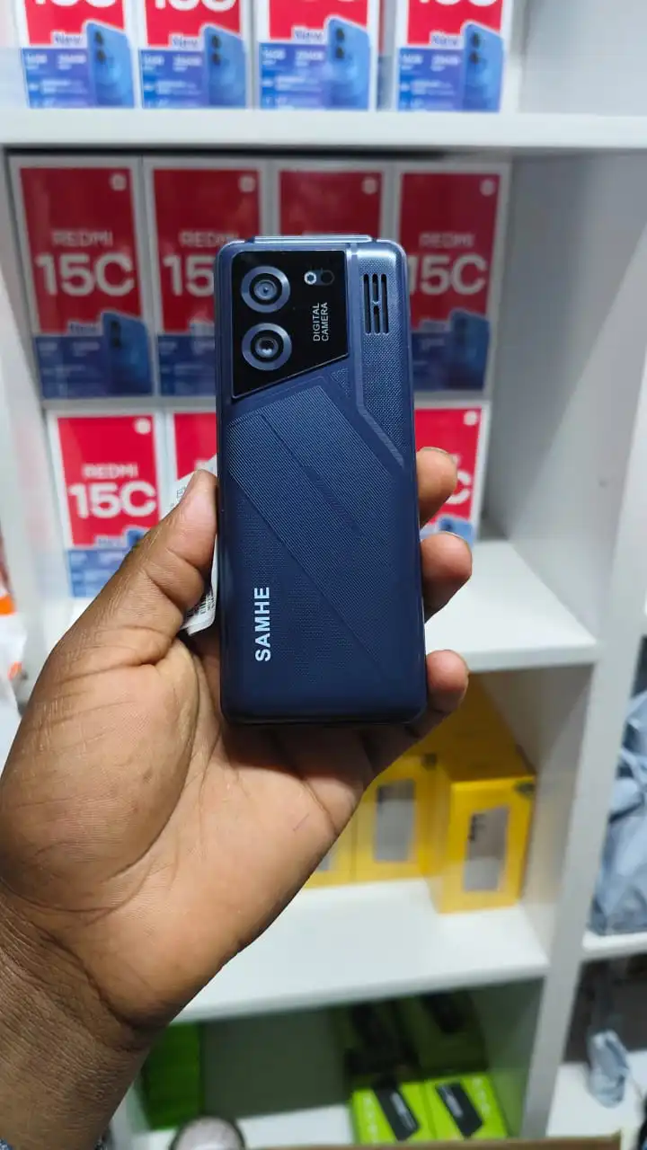 SAMHE S5282 1.77" SCREEN SIZE TRIPLE SIM CARD PHONE TYPE C CHARGING 25BI BIG BATTERY WITH CAMERA, WIRELESS FM , TORCH BT CONNECTIVITY FEATURED PHONE