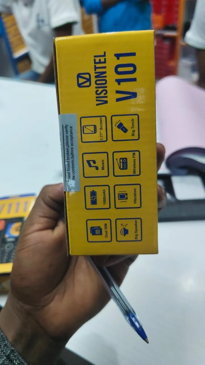 VISIONTEL V101, 1.77" Kabambe, Wireless FM, Camera, Bright Torch, Facebook, 1000mAh BATTERY CAPACITY (Dual Sim) KATULULU/KABAMBE/MULIKA MWIZI PHONE WITH TORCH Dual sim  feature phone