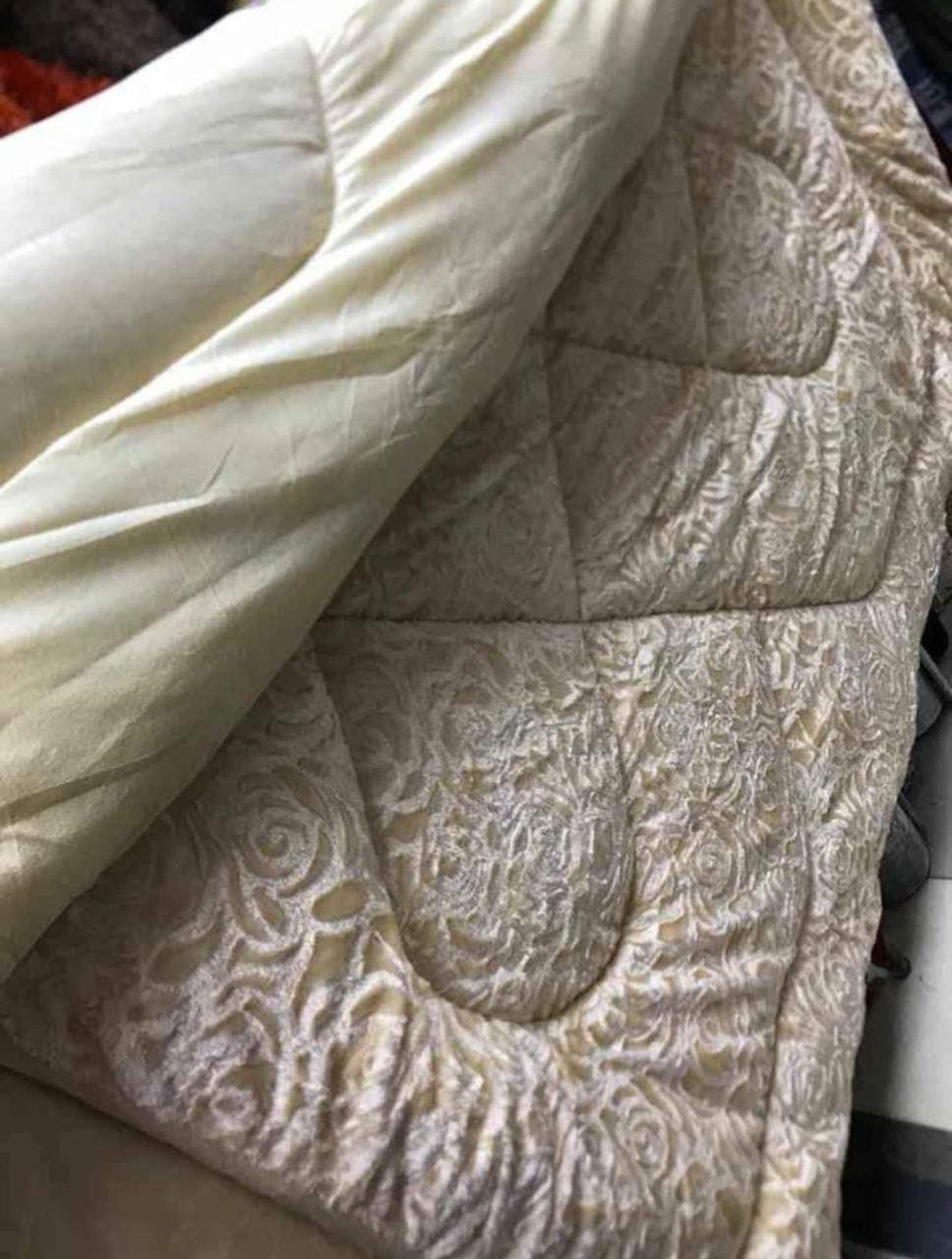 [NEW ARRIVALS !!! ] 1 pc size 5x6 classy high quality elegant stylish Plain single warm woolen  duvet