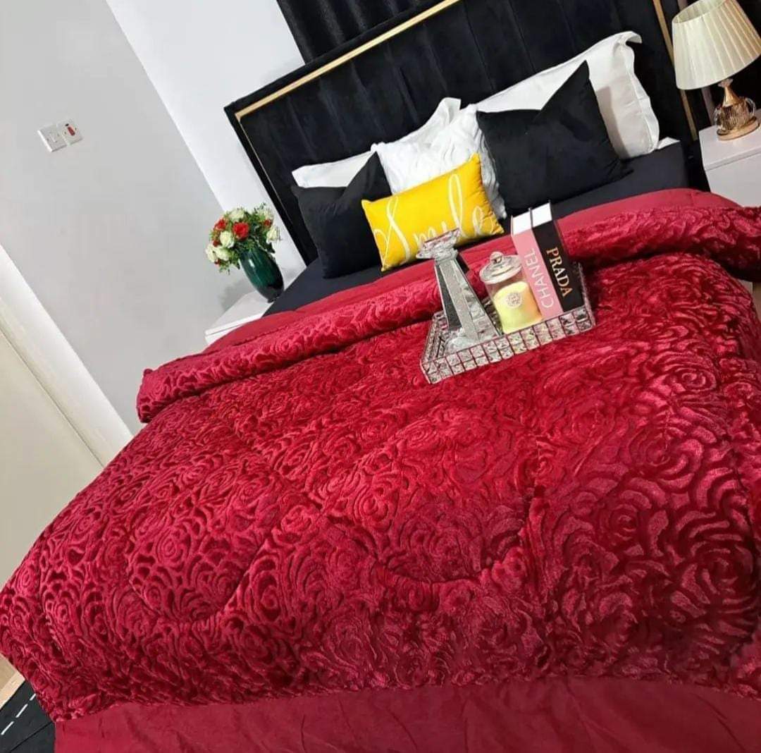 [NEW ARRIVALS !!! ] 1 pc size 5x6 classy high quality elegant stylish Plain single warm woolen  duvet