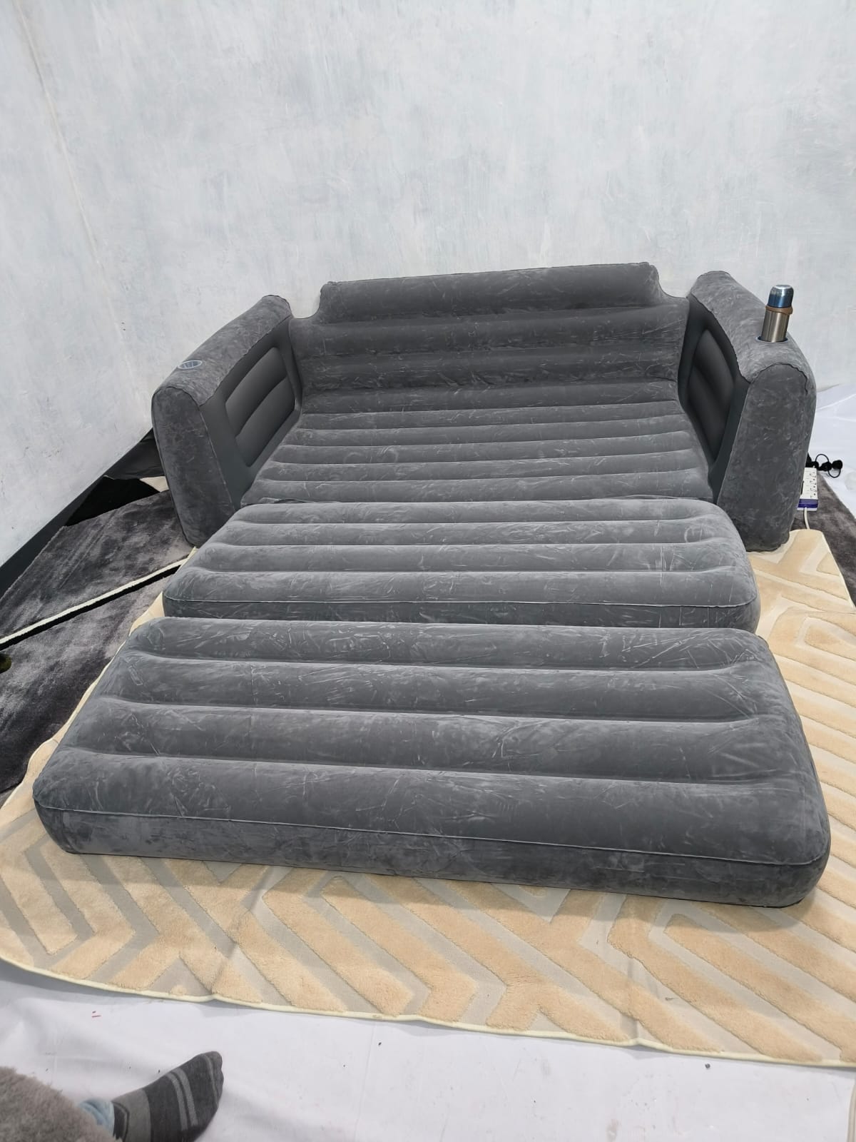 [ THE PERFECT CHOICE 🤩🤩✨ !!! ] (EXPERIENCE LUXURY FOR LESS) Single Classy Brand New Very High Quality Stylish and Luxurious Home *3 seater  Inflatable Pullout Sofa Plus  free electric pump ✔👌