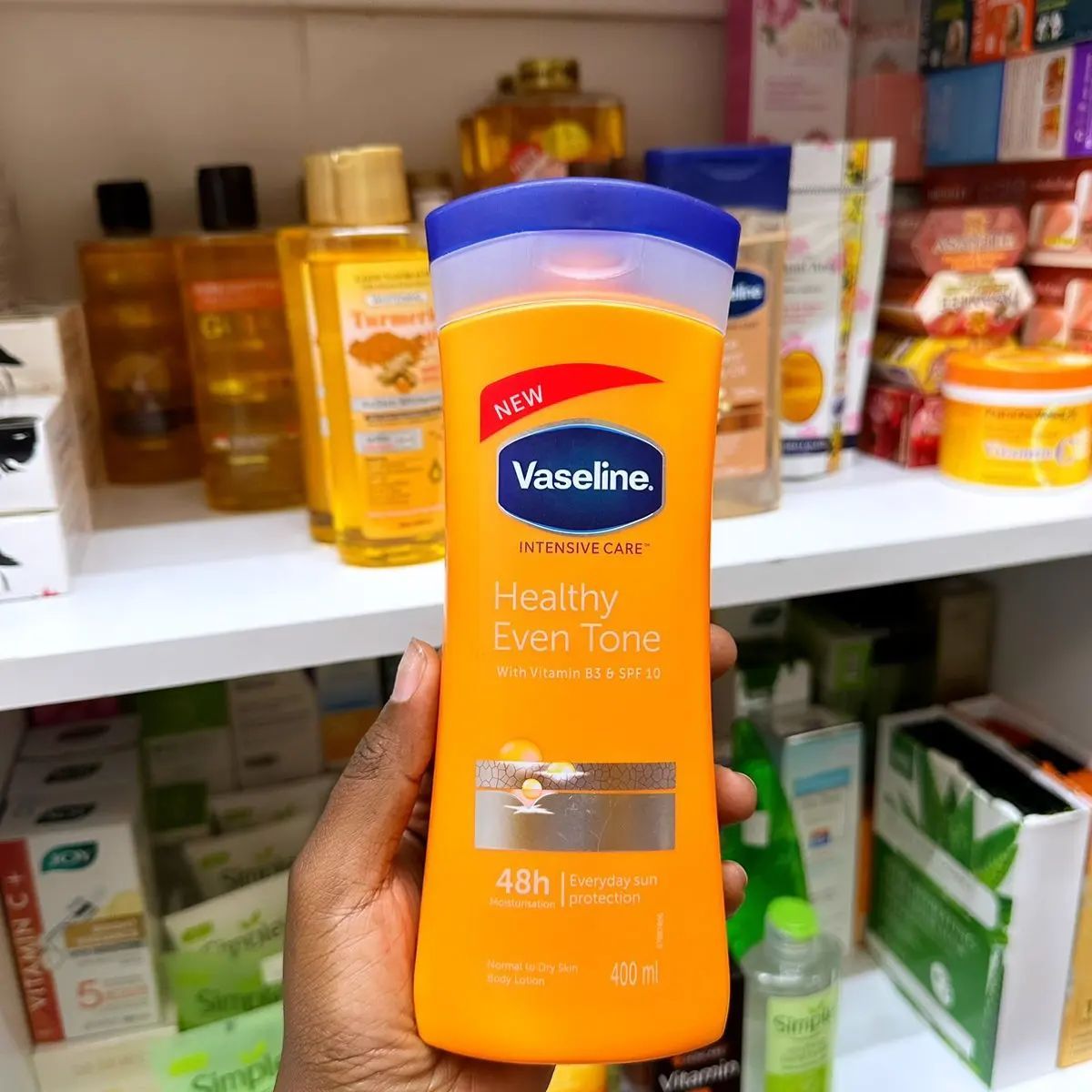 Vaseline Intensive Care Healthy Even Tone Body Lotion With Vitamin B3 and Spf 10 - 400 ml Calms and Soothes Dry Skin Calms and Soothes Dry Skin Vaseline Lotion 400ml