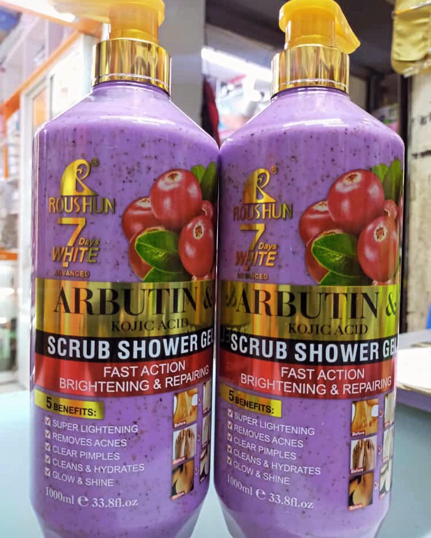 Roushun 7 Days White Arbutin And Kojic Acid Scrub Shower Gel 1000 ml Removes Acnes Clear Pimples Cleans and Hydrates Glow and Shine rbutin And Kojic Acid Scrub Shower Gel 1000 ml