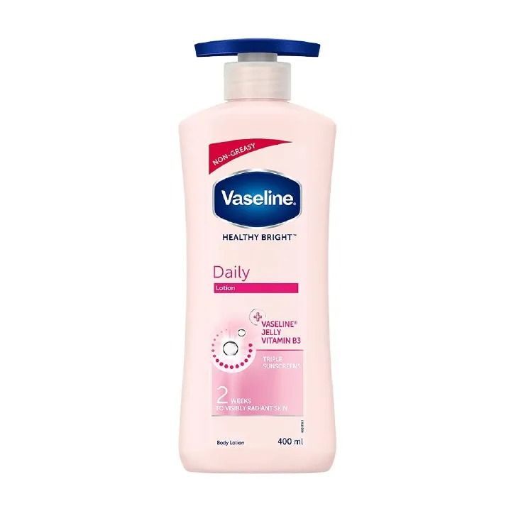 2 Packs Vaseline Daily Brightening Even Tone Body Lotion 400ml + Oil 200ml for Glowing Skin, with Vitamin B3 & Triple Sunscreens  For Radiant Looking Skin in 2 Weeks Vaseline Body lotion and oil