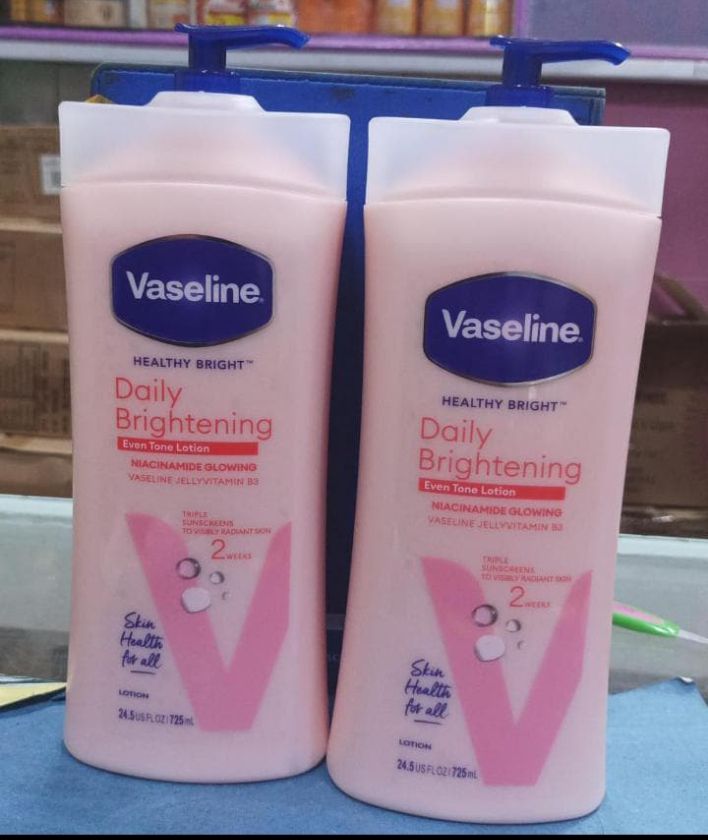 Vaseline Healthy Bright Daily Brightening Even Tone Lotion 725ml – Niacinamide & Vitamin B3 with Triple Sunscreen Protection for Glow, Hydration, Skin Repair & Radiant Healthy Skin