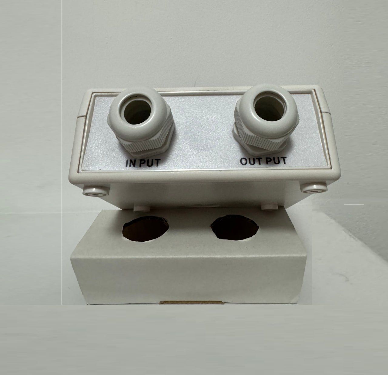 High Quality AVS30 Automatic Voltage Switcher