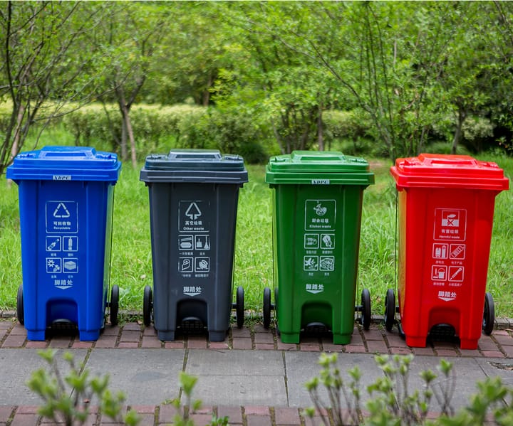 2-1 Heavy Plastic Pedal Dustbin with wheels....Best to use in Big Hotels,Homes,Appartments,Hospitals etc