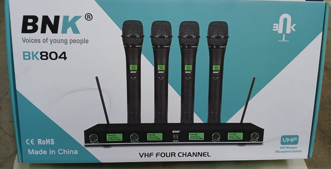 BNK (BK804) PROFESSIONAL WIRELESS MICROPHONE - 4 wireless handheld microphones, UHF radio receiver, Rechargeable batteries, Wireless Operation, Dynamic Microphones, Adjustable Volume Control .