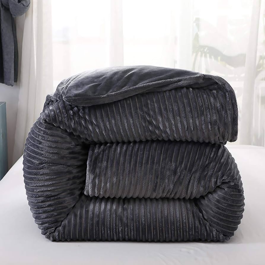 6*6 SINGLE VELVET WOOLEN DUVET - warm and cozy beautifully made velvet Duvet, binded duvet, Soft and durable, Luxurious and comfy